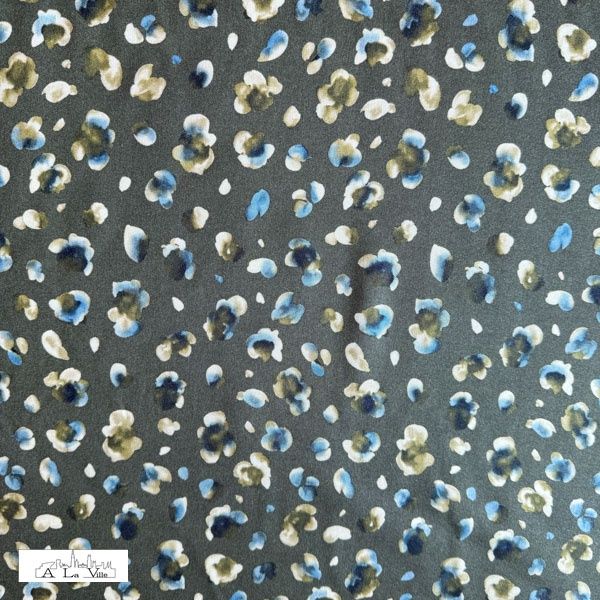 Kakigroen viscose met fijne leopard print