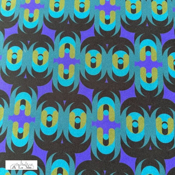 Scuba met abstracte print op zwarte achtergrond