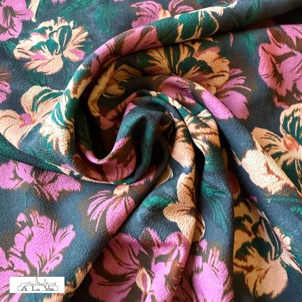 Crepe met bloemen groen/oud roos