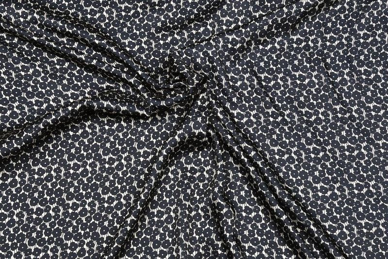 Satijn met kleine bloemen