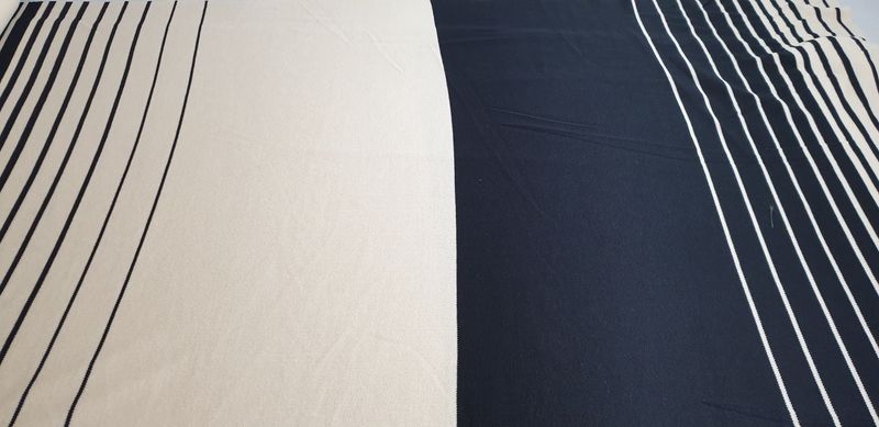 Breisel met strepen in beige en zwart