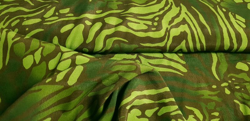 Crepe marocain  groen bruin