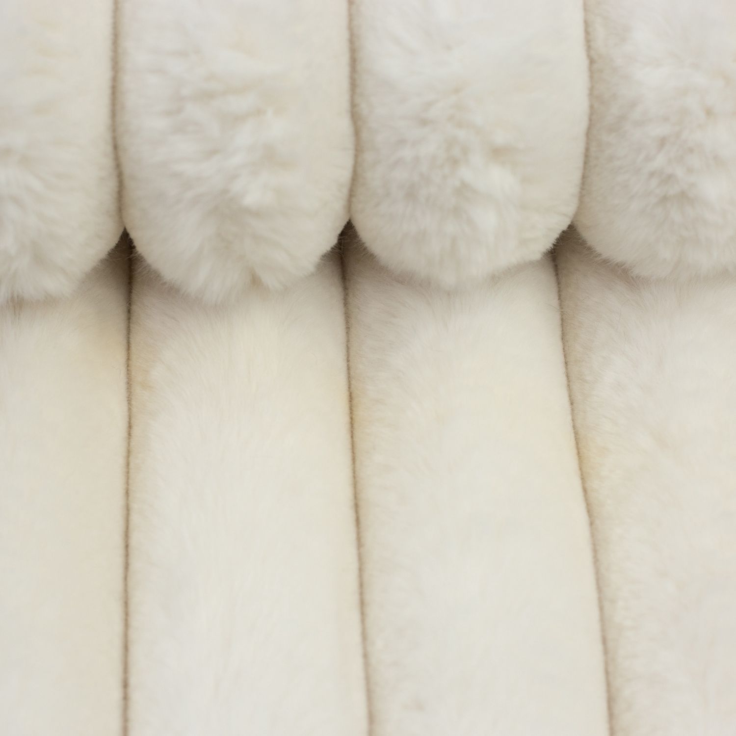 Furs|Ottowa|wit met lengte streep