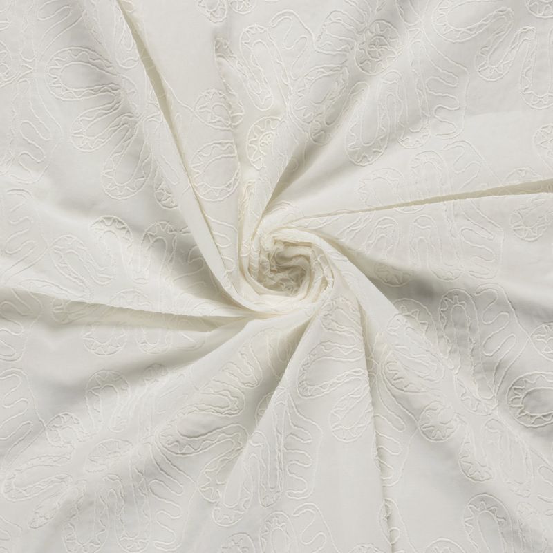 Embrodery off white