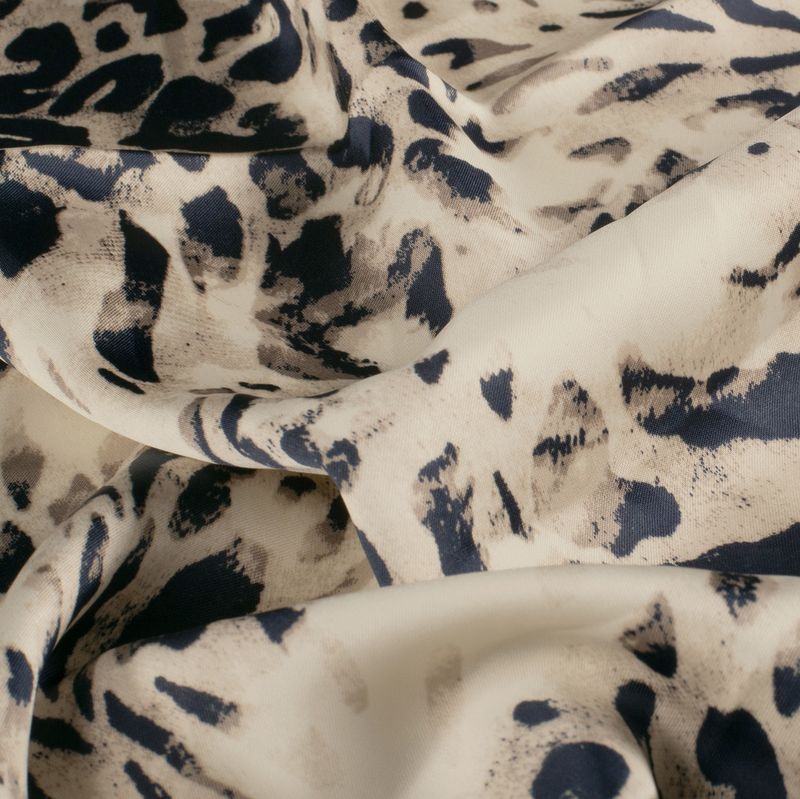 Satin Duchesse animal