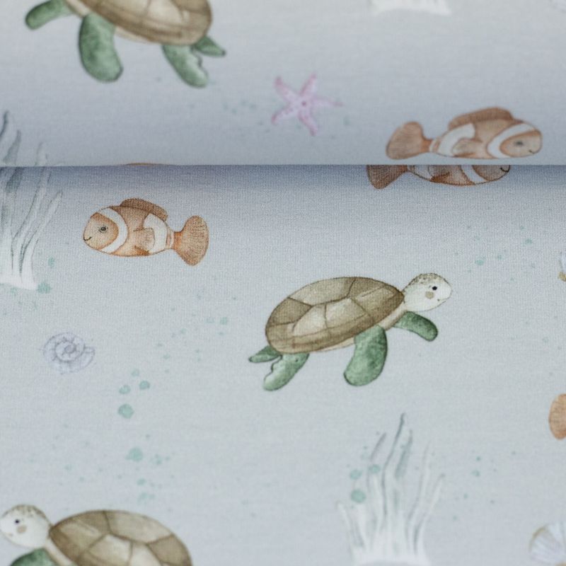 Tricot | Beach by Christiane Zielinski | schilpad en clownvis