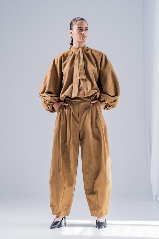 Elva, Kiva | washed heavy denim |okerbruin