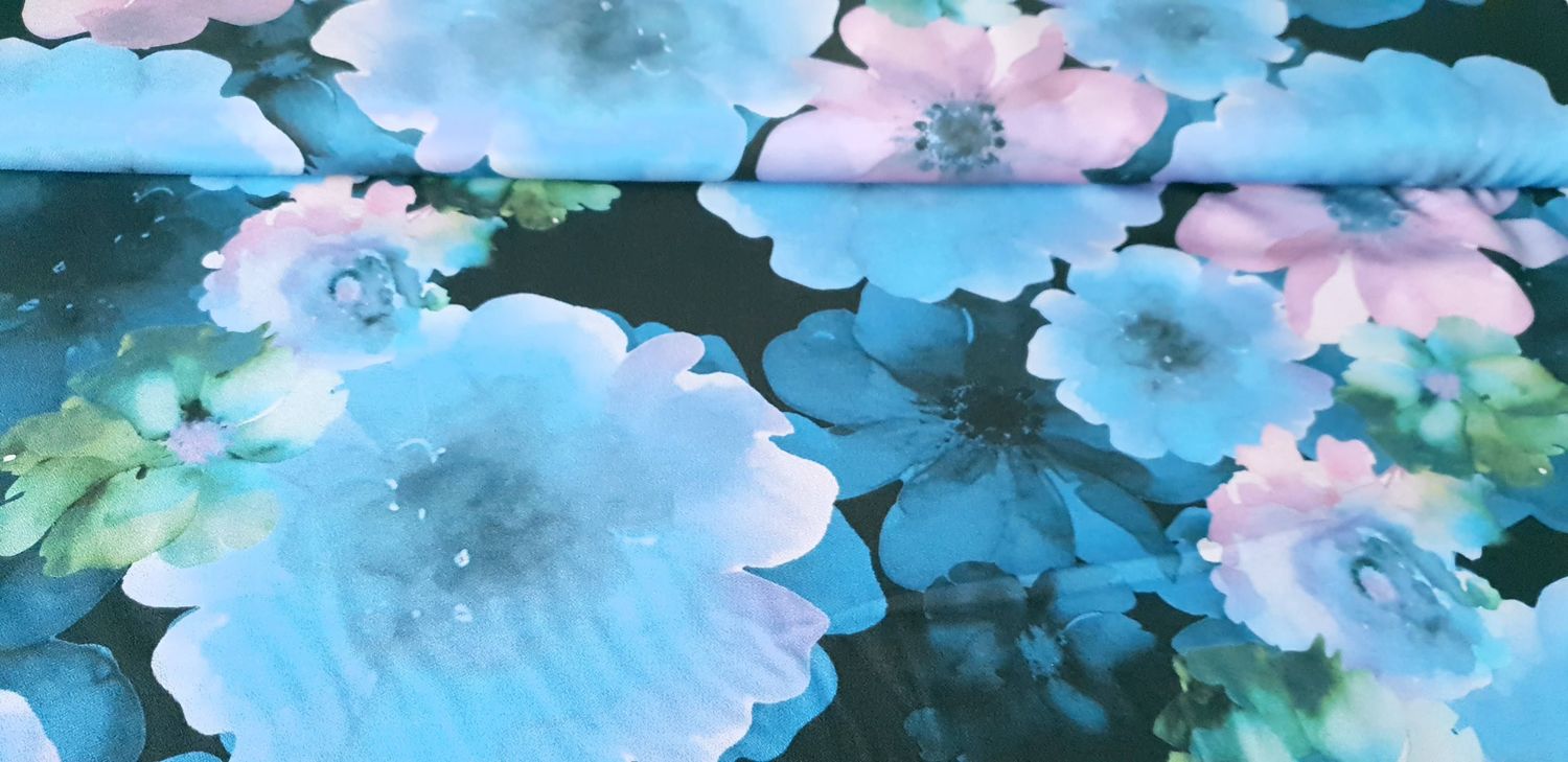 Scuba crepe met grote bloem