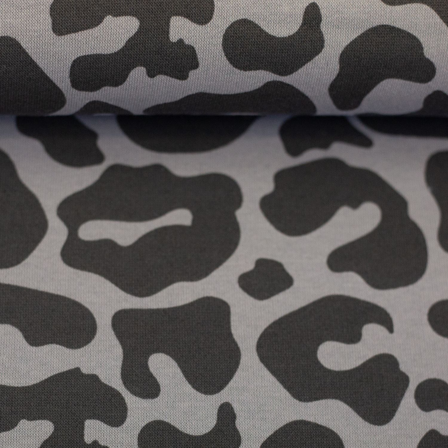 Aspen | sweaterstof met luipaardprint | licht grijs antraciet
