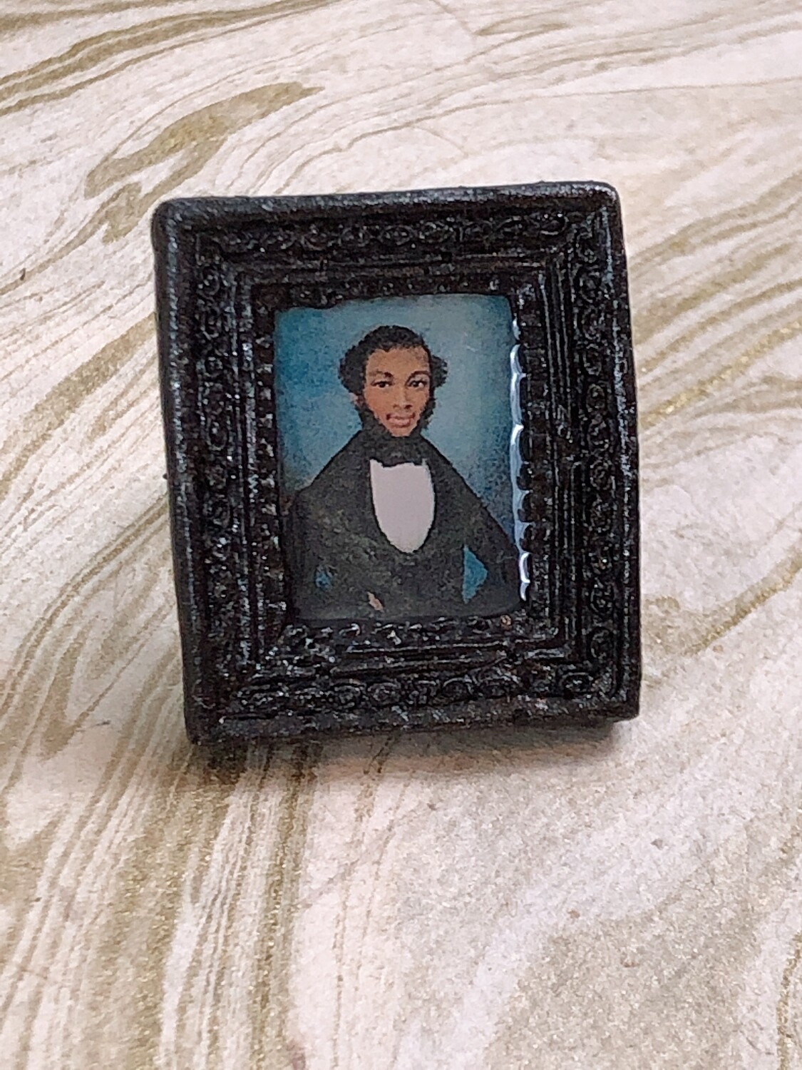 frame ring (gentleman caller in black)