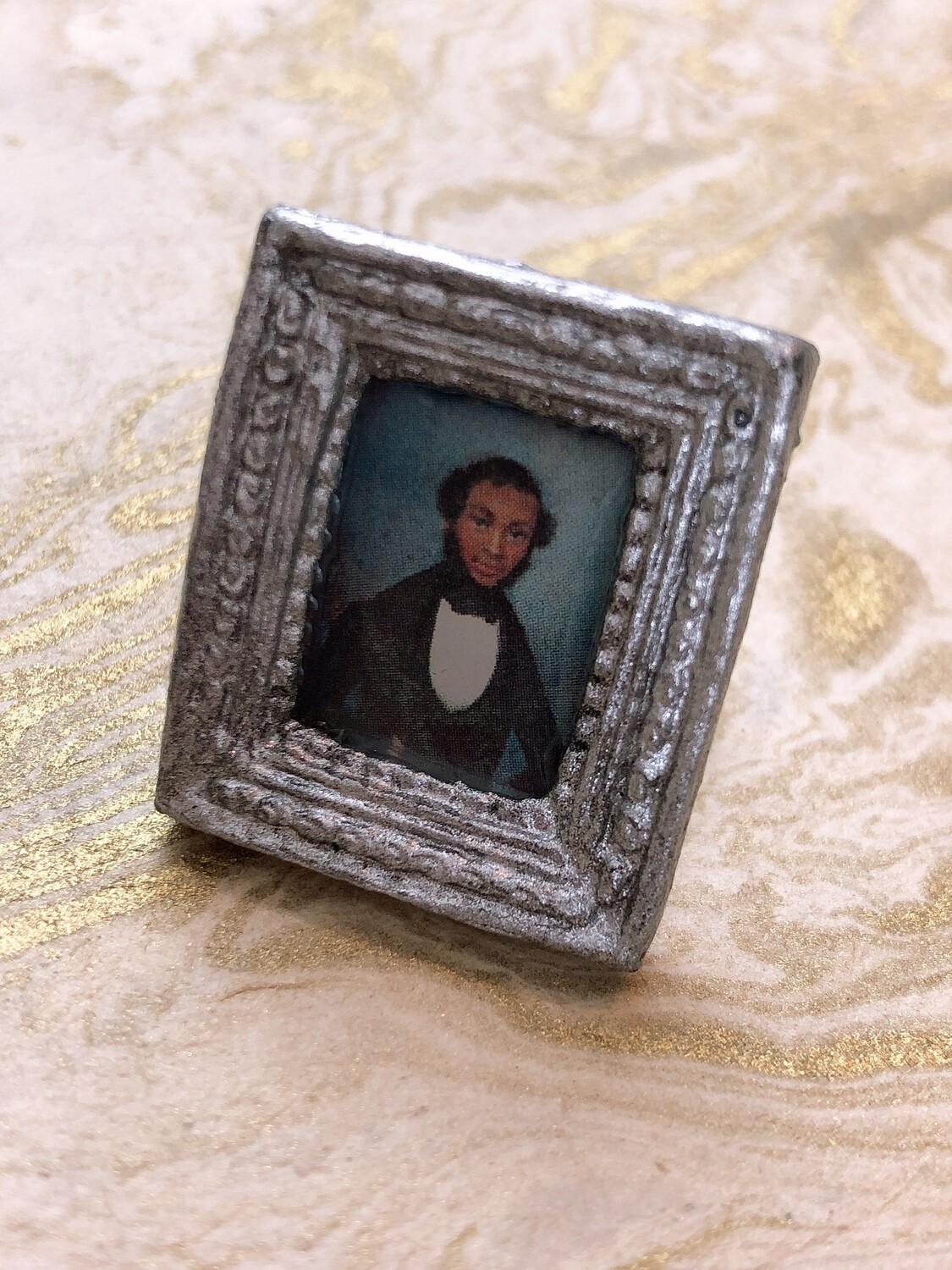 frame ring (gentleman caller in silver)