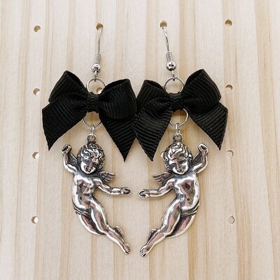 putti earrings