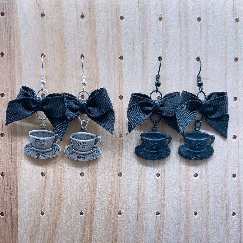 teacups earrings (2 colors)