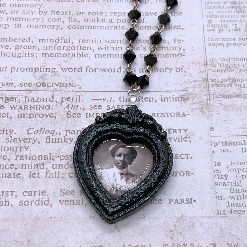 frame necklace (dorothy)