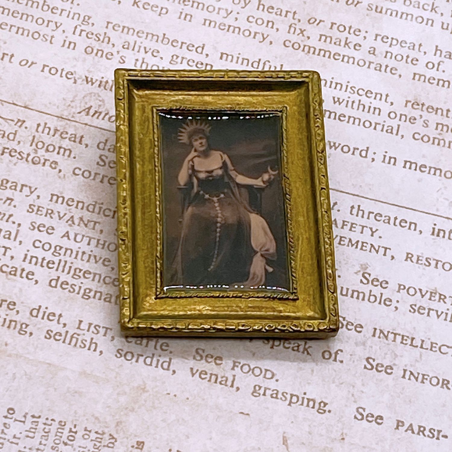 frame brooch (astarte)