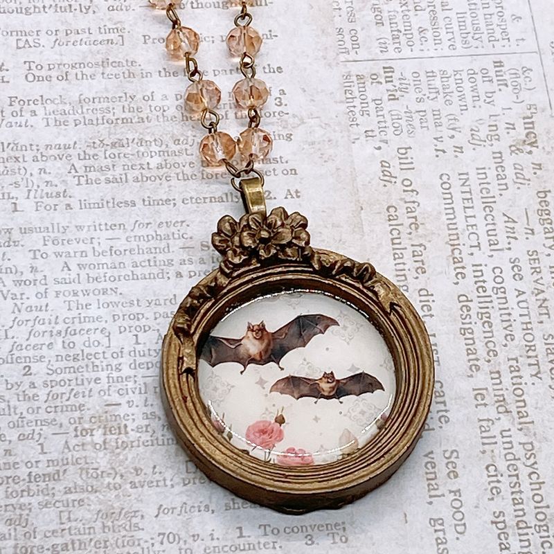 frame necklace (chiropteran garden)