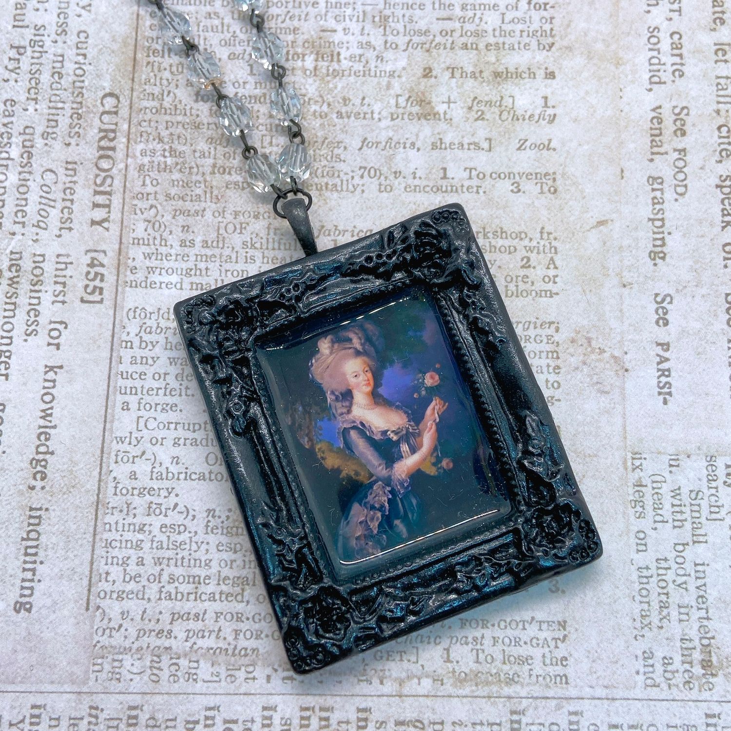 frame necklace (marie antoinette)