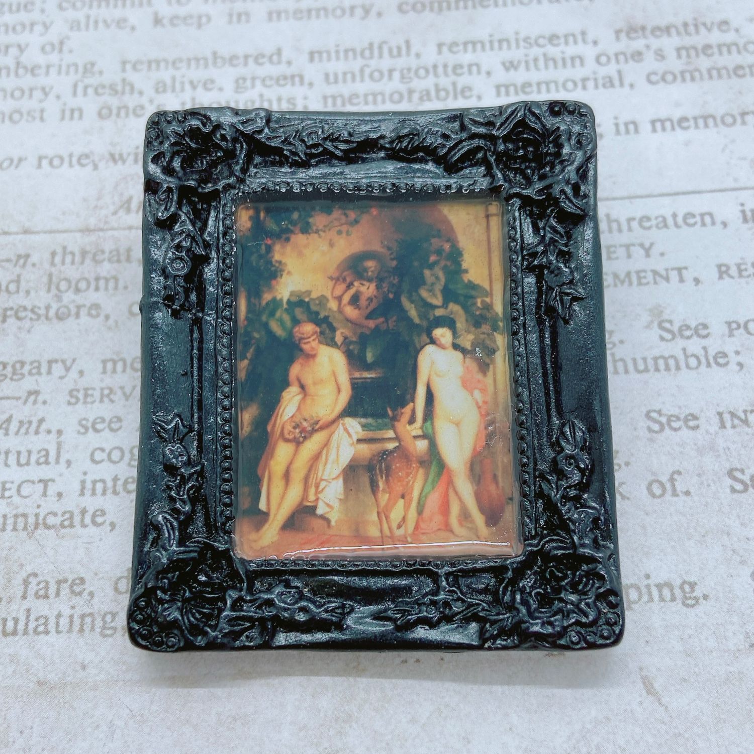 frame brooch (daphnis and chole)