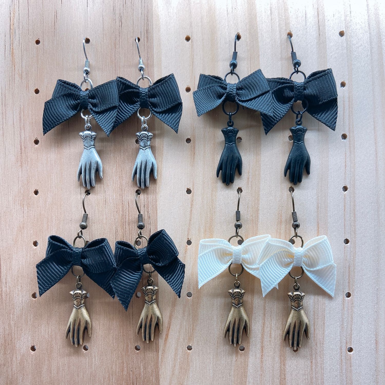 victorian hand earrings (4 colors)