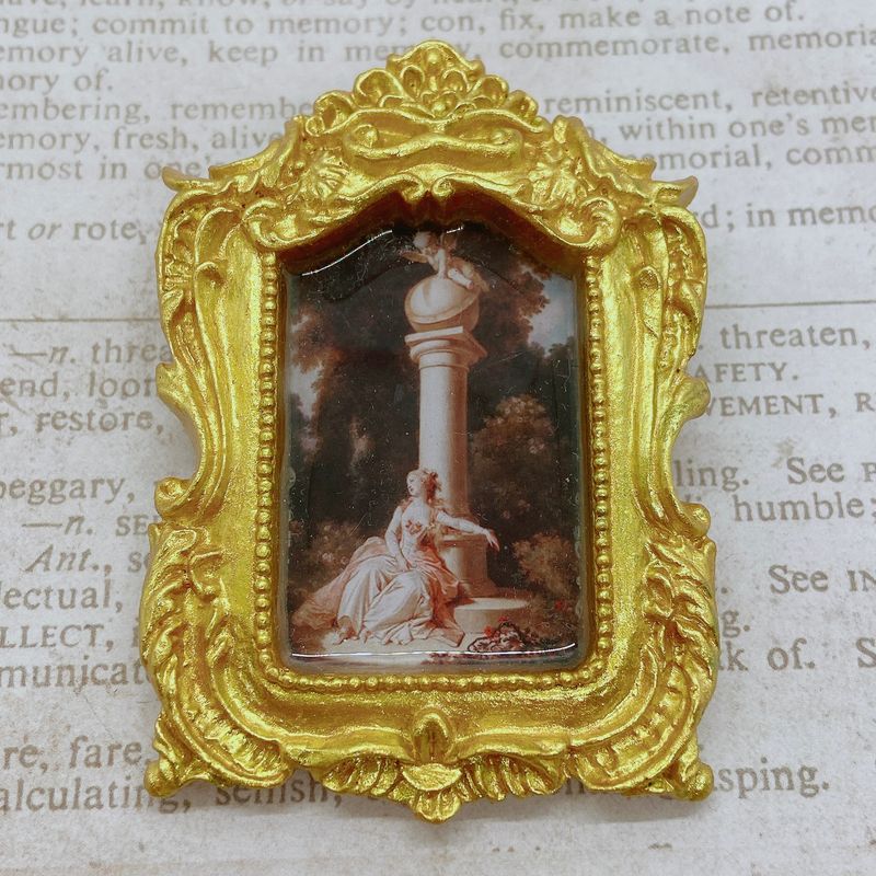 frame brooch (reverie)