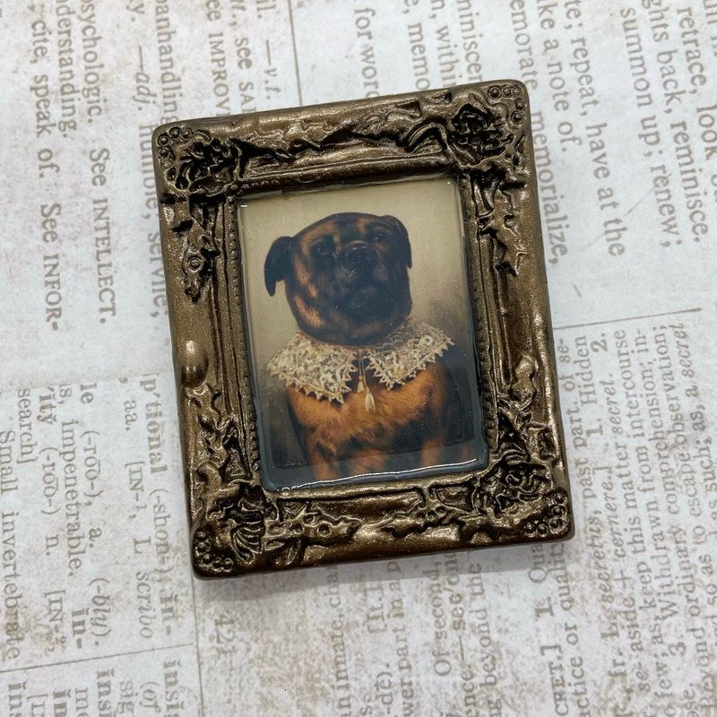 frame brooch (uncle toby)