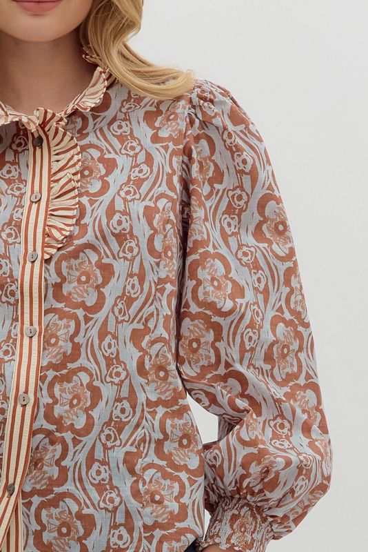 Floral Top w Smocked Wrist