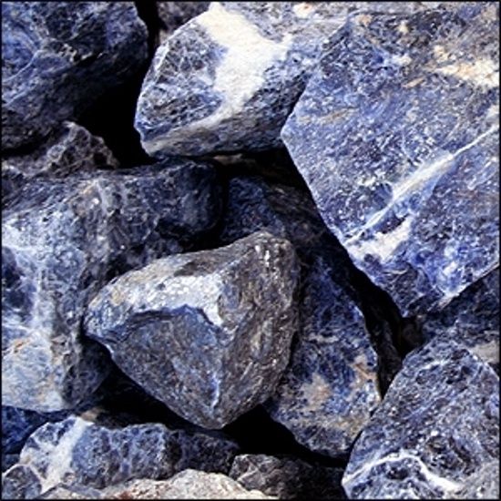 Sodaliet 697 gram (ruw)