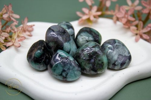 Smaragd zaksteen 8-15g