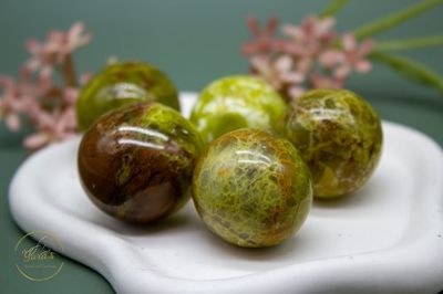 Groene Opaal Zaksteen Bolvormig  25-35g