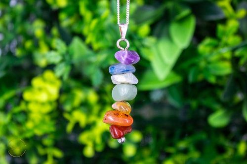 Chakra hanger zilver plated in een pin