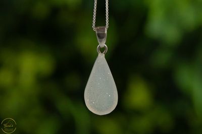 Druzy Chalcedoon met zilveren oogje - 1.42 gram