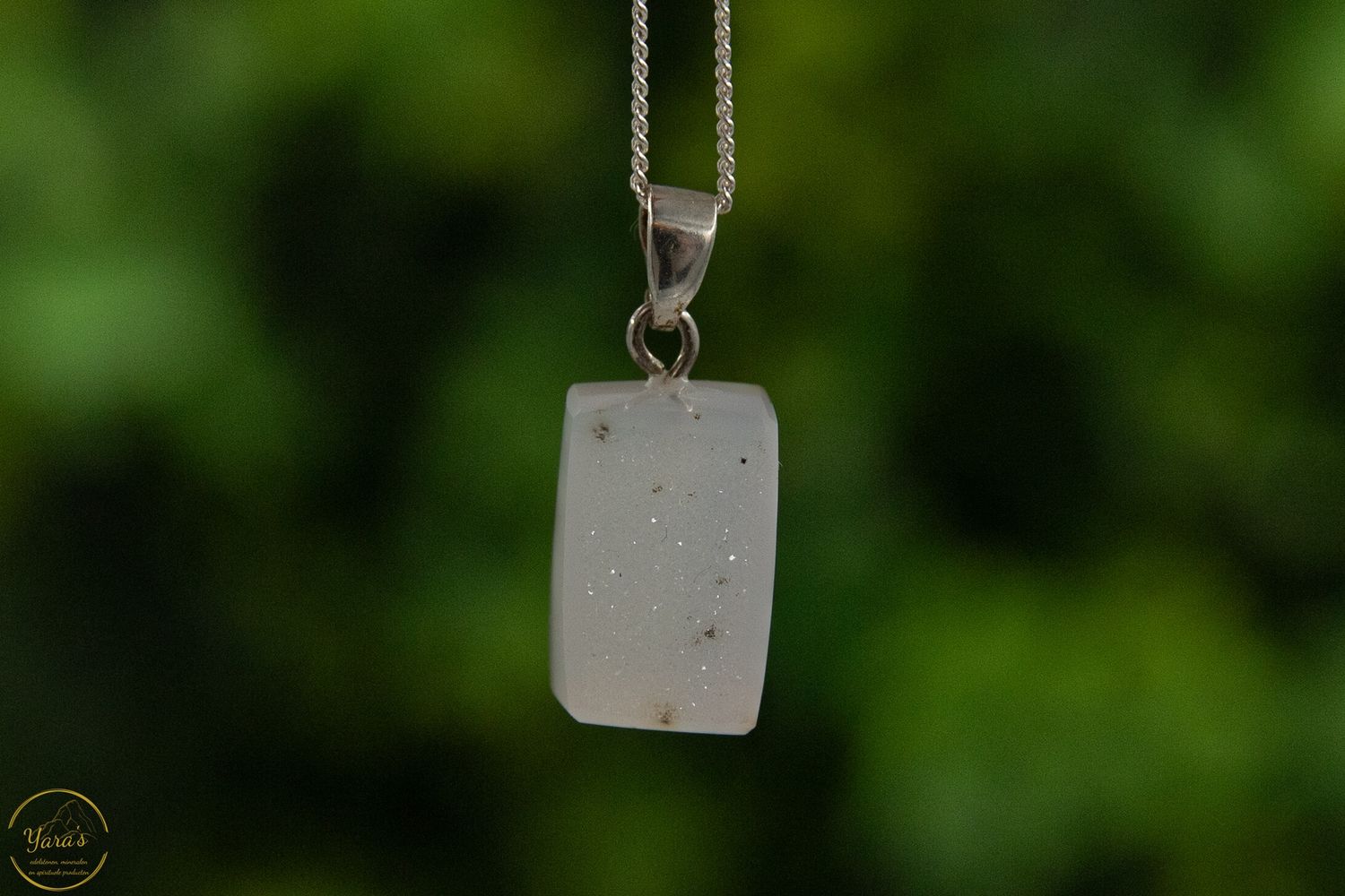 Druzy Chalcedoon met zilveren oogje - 2.75 gram