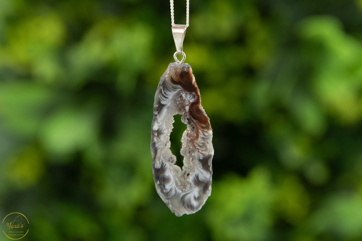 Agaat geode hanger verzilverd - 7.15 gram