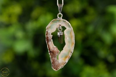 Agaat geode met toermalijn hanger verzilverd - 7.19 gram