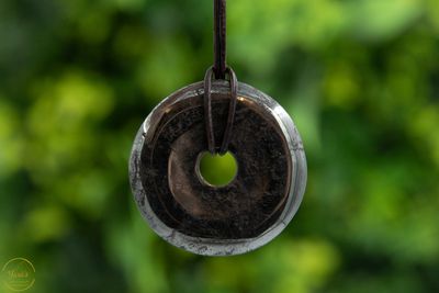 Hematiet donut hanger