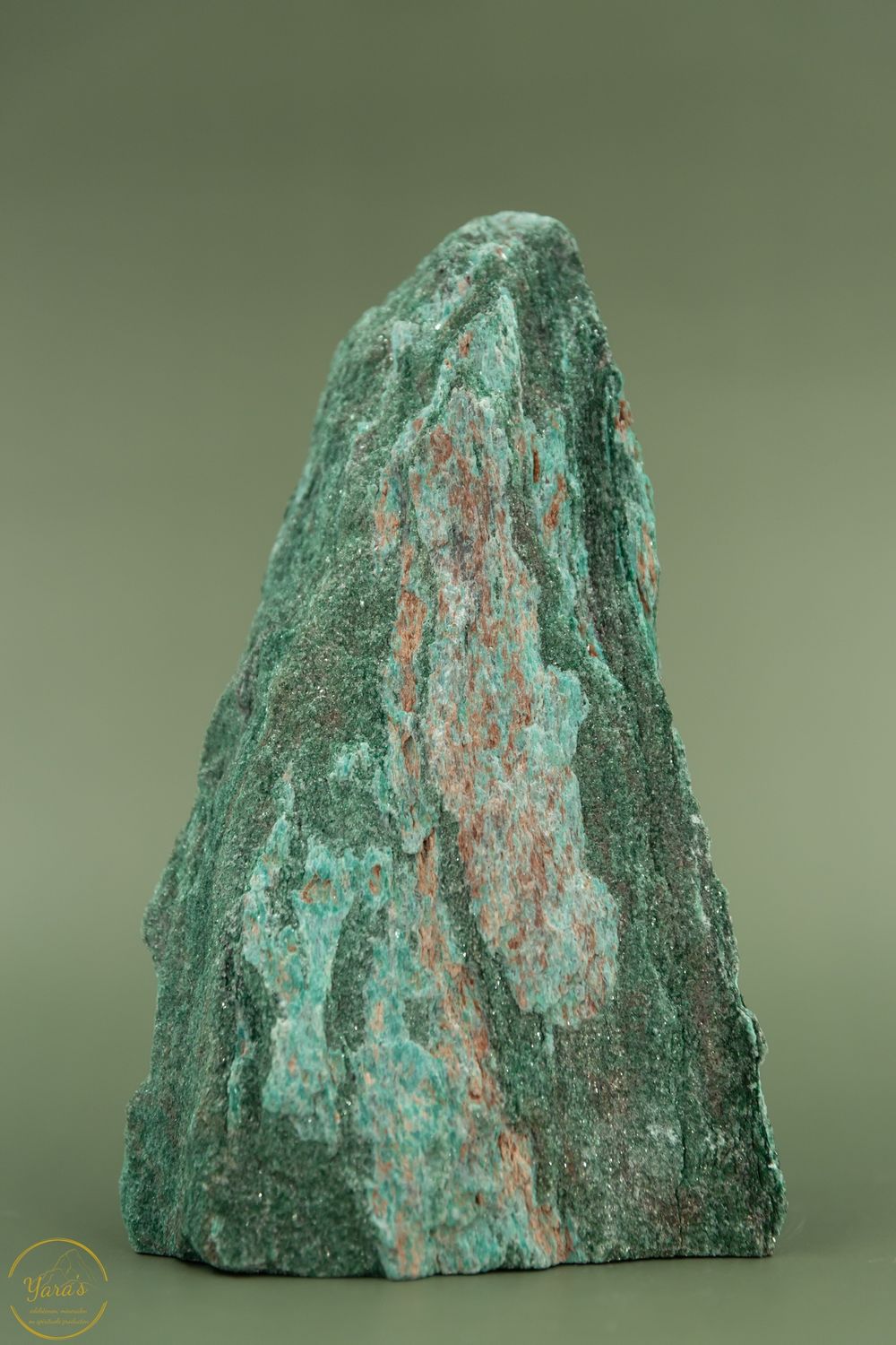 Fuchsiet sculptuur ruw - 1.24 kg