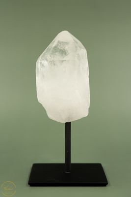 Bergkristal punt op standaard - 454 gram.