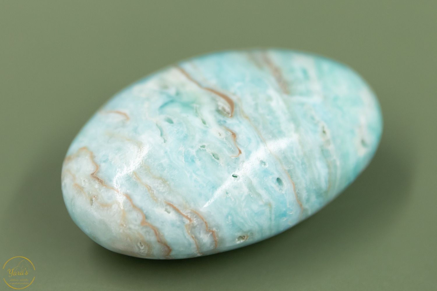 Caribbean Blue Calciet Handsteen