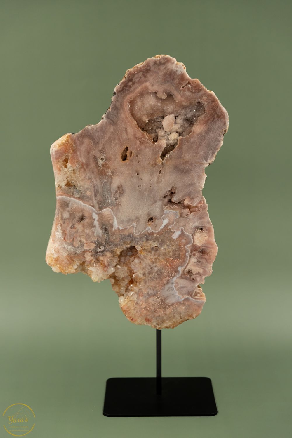 Roze Amethist op standaard - 2.44kg
