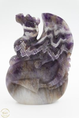 Cheveron Amethist draak op steen 456 gram