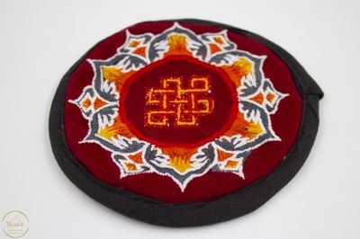 Kussen klankschaal geborduurd mandala 12cm