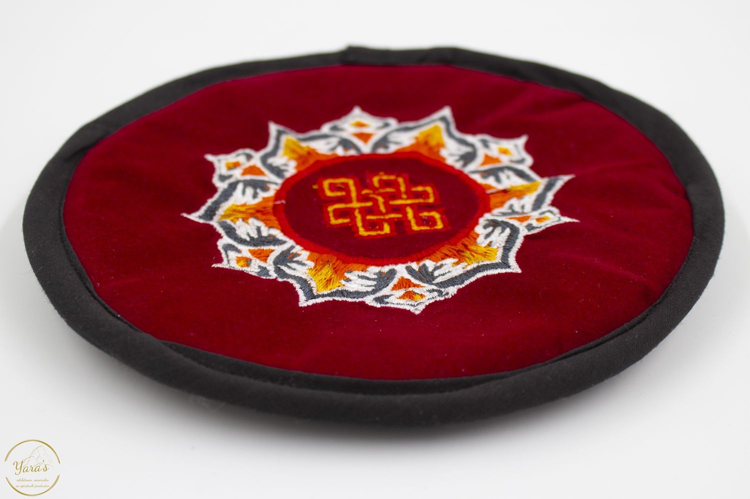 Kussen klankschaal geborduurd mandala 16cm