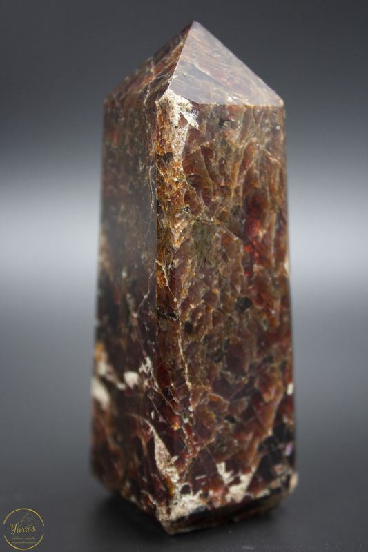 Rode granaat obelisk 130 gram