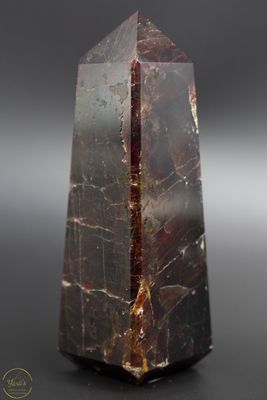 Rode granaat obelisk 118 gram