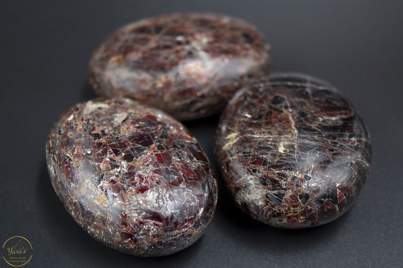 Rode granaat zeepsteen