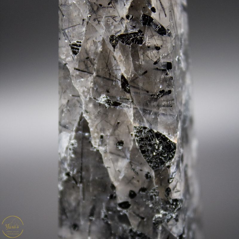 Toermalijnkwarts obelisk - 160 gram