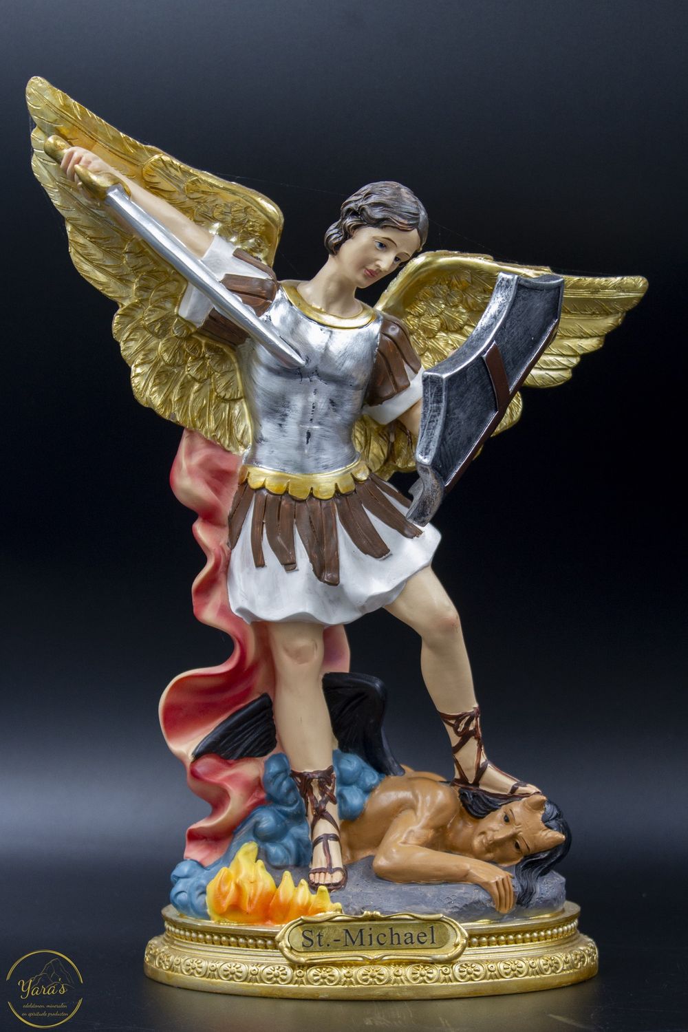 St. Michael Beeld Groot