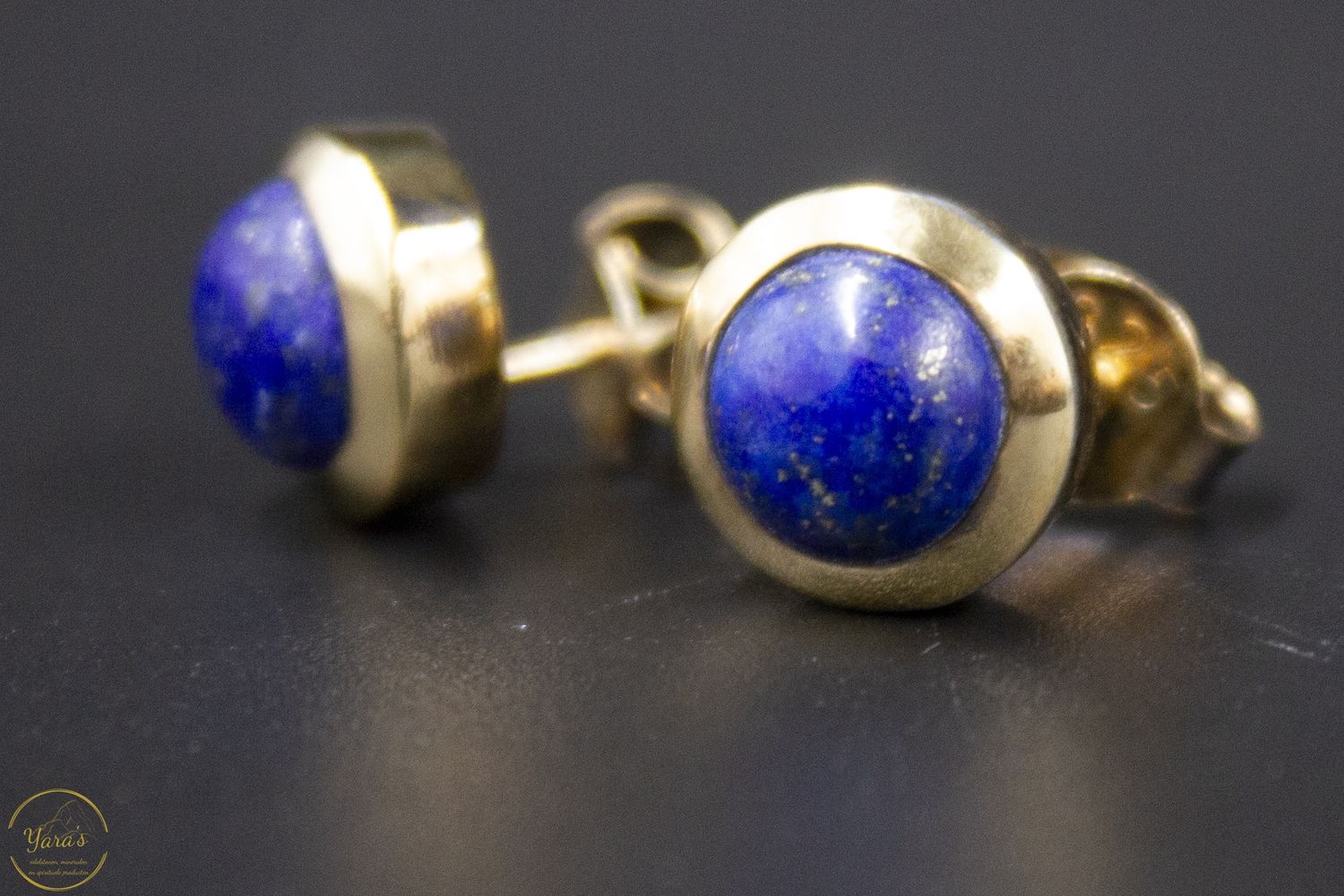 Lapis Lazuli Studs verguld