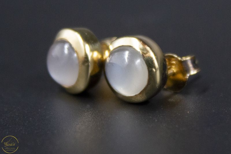 Grijze maansteen Studs Verguld 7mm