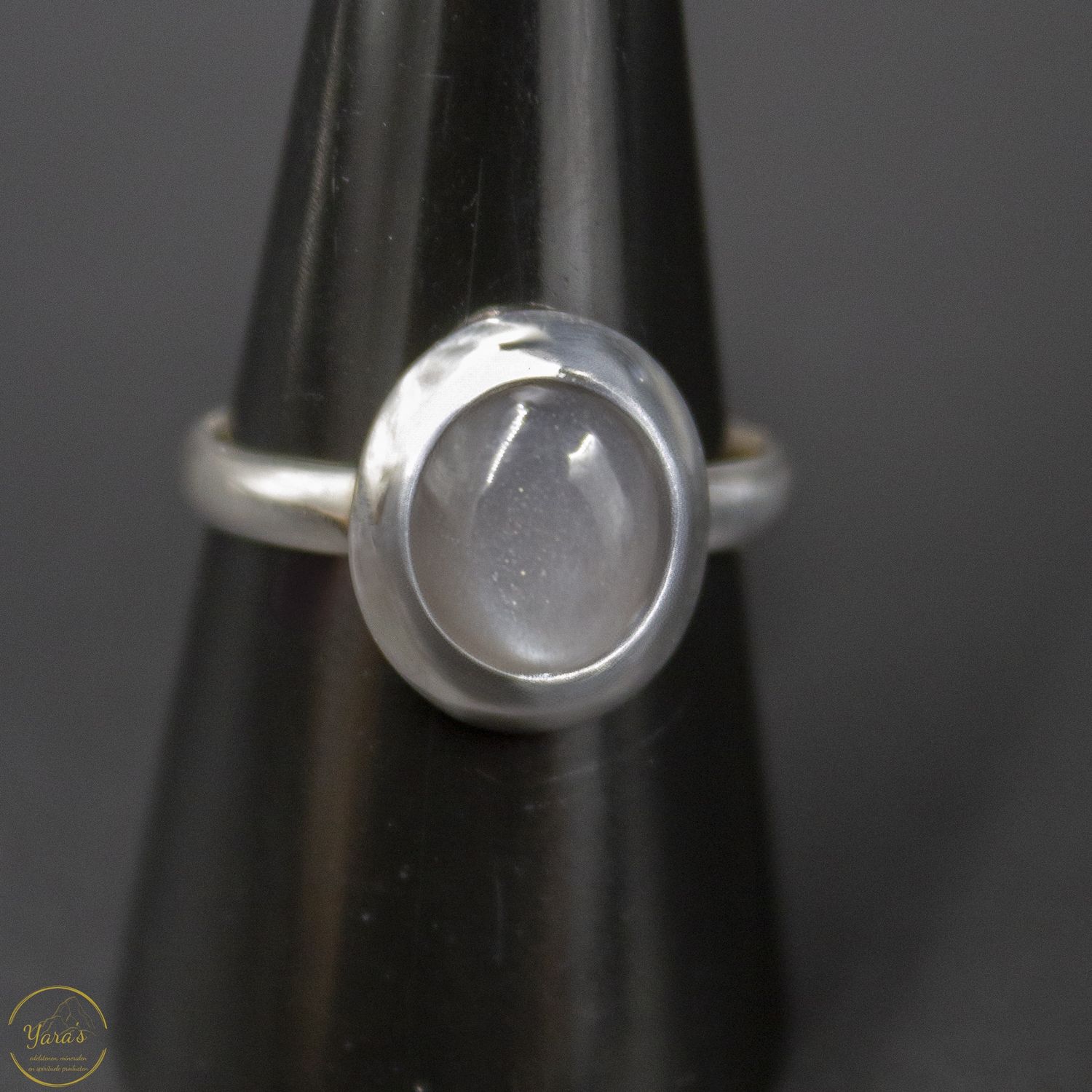 Maansteen ring ovaal zilver maat 18